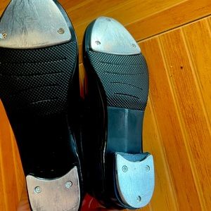 Big girls size 3 black patent leather tap shoes.